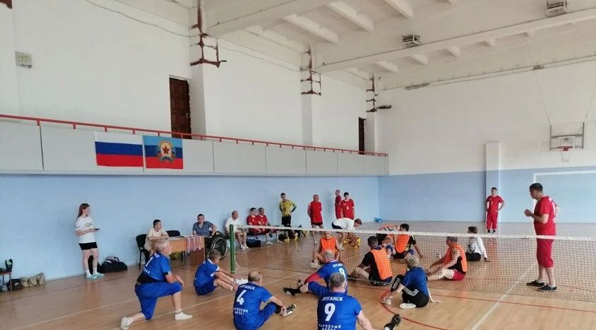 Центр инвалидного спорта в ЛНР проводит занятия по десяти видам спорта