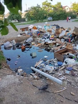 Громадную свалку показали луганчане на квартале Героев Сталинграда