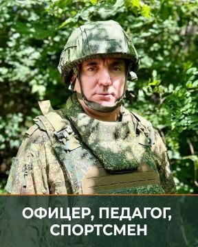 По зову сердца. «Патриот» – замполит группировки «Центр» Абдулкерим Айгунов – не так давно сменил строгий костюм на военную форму