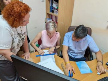Начальник Управления ветеринарии Калмыкии Николай Аржуев посетил Антрацитовский округ для оказания методической помощи в подготовке одного из важнейших направлений работы ветеринарной службы — планирование...