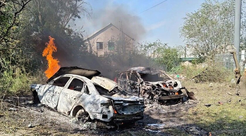 Украинский беспилотник атаковал частный сектор в Луганске утром, серьезно ранена женщина