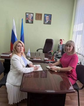 Инна Швенк: Семья на первом месте!. Состоялась рабочая встреча с Председателем регионального отделения Ассоциации юристов России в ЛНР Викторией Тютюнниковой, посвященная вопросам защиты прав семьи и детства