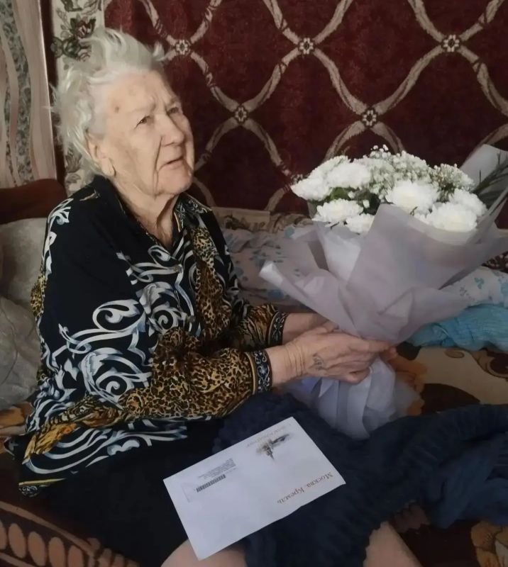 Андрей Рубанцов: Сегодня в пгт Михайловка особенный день — свой 95-летний юбилей отмечает ветеран труда, труженик тыла Вера Андреевна Лифан
