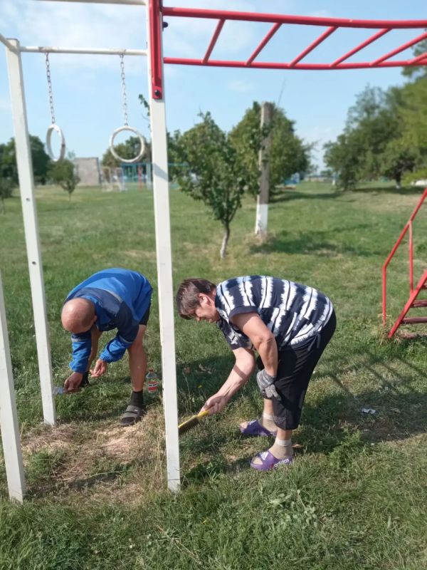 Забота о детском досуге: в с. Александрополе благоустроили детскую площадку
