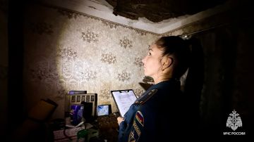Спасатели МЧС России отстояли от огня жилой дом в г.Стаханов