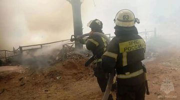 Спасатели отстояли от огня многоквартирный дом в Северодонецке