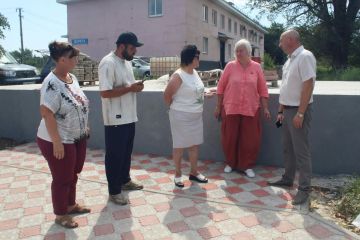В селе Желтое партийный десант и активисты проекта «Городская среда» посетили сквер Молодогвардейцев, в котором в рамках федерального проекта «Формирование комфортной городской среды» и народной программы Единой России...