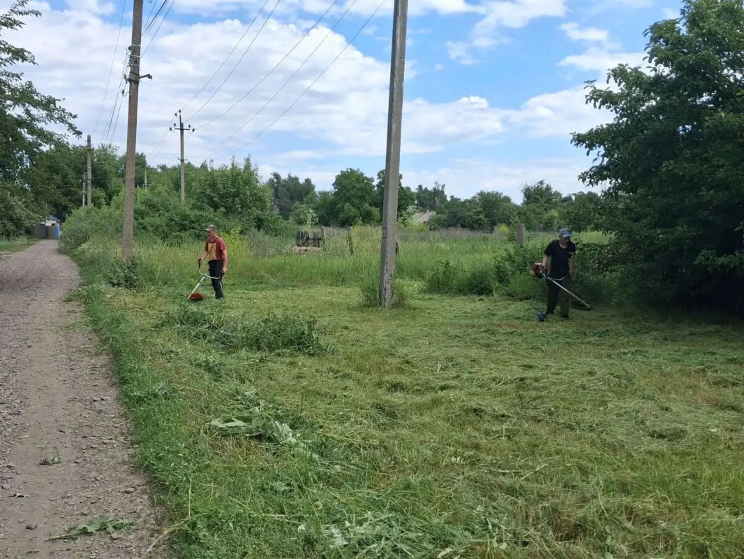 Безопасность и благоустройство: в Ровеньках продолжаются работы по содержанию территорий