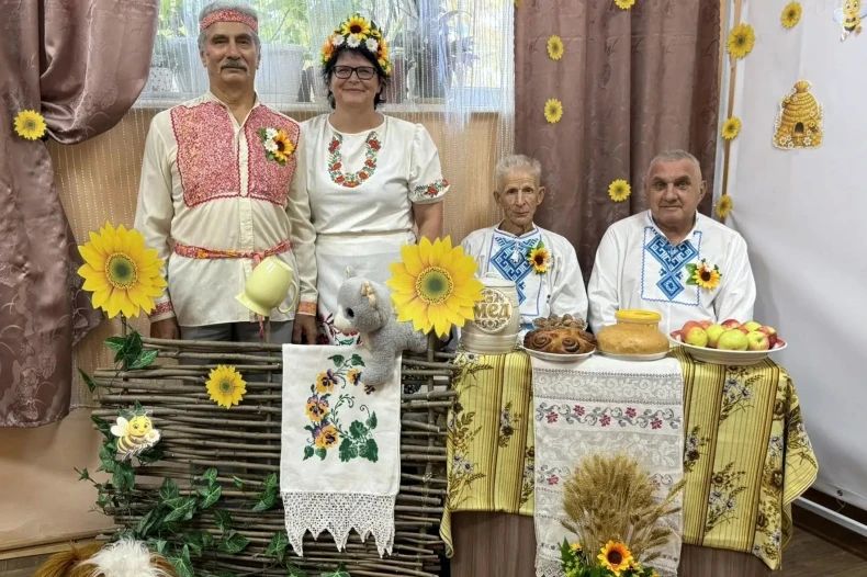 Медовый Спас отметили получатели социальных услуг Свердловского КЦСОН