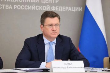 Новак поручил усилить поставки топлива в регионы