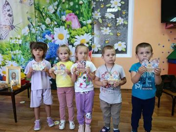 14 августа сотрудники Детского центра Чернухинского музея провели час духовности «Пришёл Спас» для воспитанников детского сада «Ромашка»