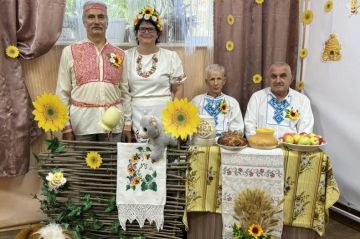 Медовый Спас отметили получатели социальных услуг Свердловского КЦСОН