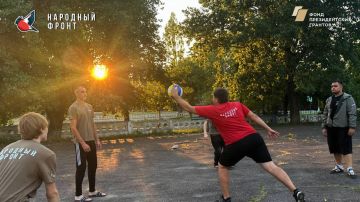 Молодёжка Народного фронта: энергия и командный дух с волейболом