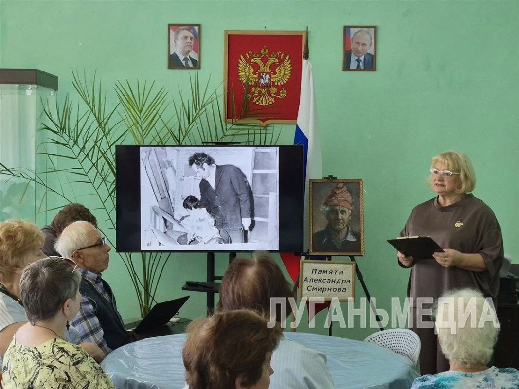 В Кировском историко-художественном музее открылась выставка, посвященная 90-летию со дня рождения выдающегося земляка, талантливого скульптора и живописца Александра Гавриловича Смирнова