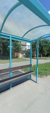 В Луганске оперативно восстановили разбитую остановку на Ватутина