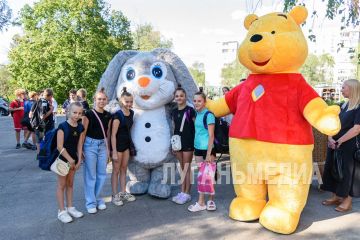 В Луганске состоялся праздник двора в квартале Ленинского комсомола