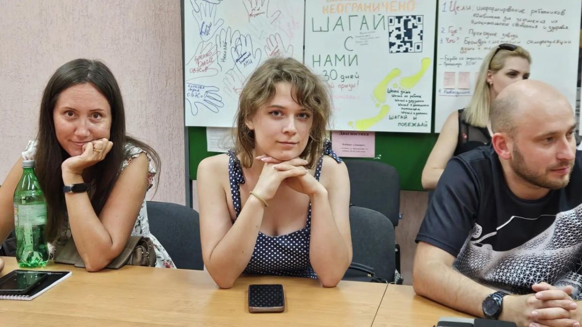 На Алчевском металлургическом комбинате составили план мероприятий для заводской молодежи