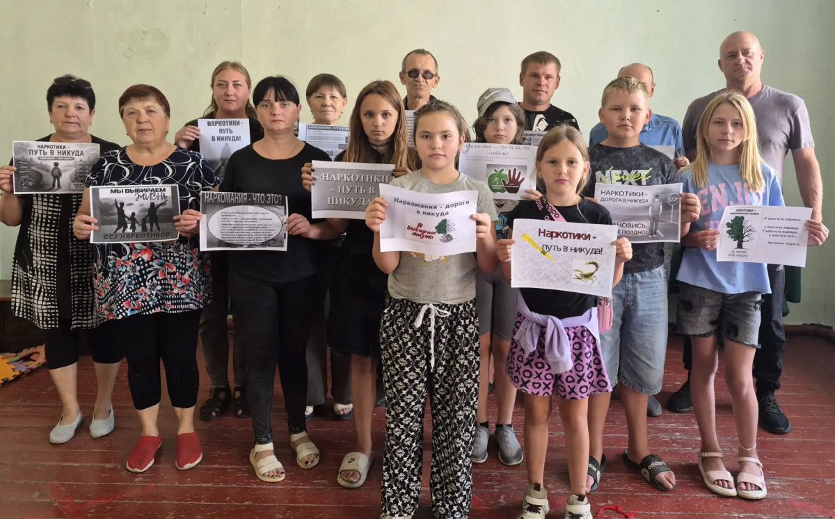 В структурных подразделениях МБУ «Краснодонский городской Дворец культуры им. «Молодой гвардии» состоялись мероприятия, направленные на патриотическое воспитание молодежи и формирование здорового образа жизни