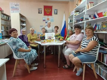 В Комиссаровской библиотеке прошли фольклорные посиделки «Русские традиции
