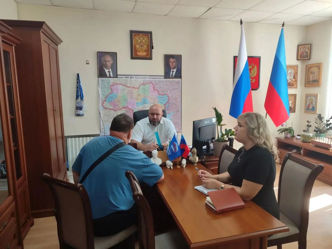 Состоялся прием граждан. В ходе встречи выслушал обращения жителей, их жалобы, предложения и вопросы, связанные с повседневными условиями жизни