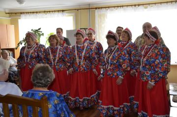 МЕДОВЫЙ, ЯБЛОЧНЫЙ, ОРЕХОВЫЙ – ЛИКУЕТ НАД ЗЕМЛЁЮ СПАС