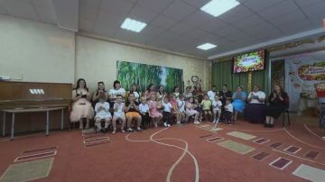 В Антрацитовском дошкольном образовательном учреждении № 15 «Сказка» в православный праздник Яблочный спас провели фестиваль «Яблоко от яблони»
