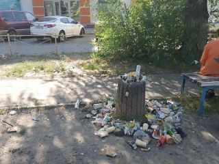 Детская площадка теперь не похожа на мусорную свалку