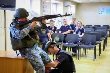В МВД ЛНР проверили готовность полицейских к службе: отработка действий при БПЛА и провокациях