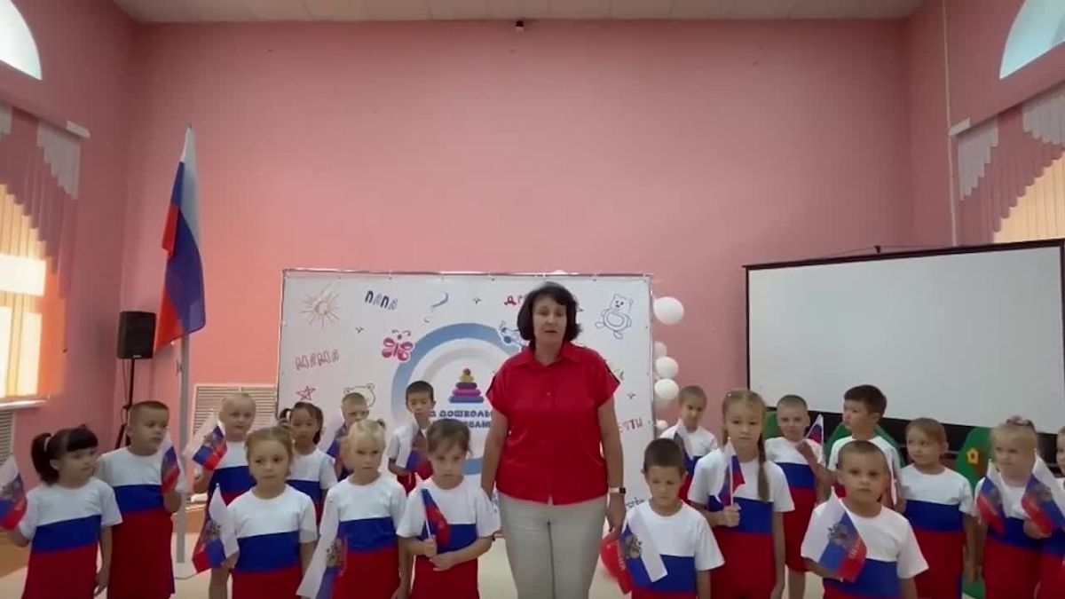 Перевальчане приняли участие в патриотических флешмобах региона-шефа