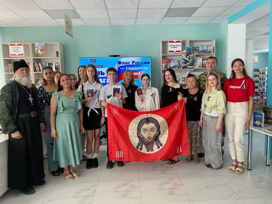 В рамках программы «Мы – граждане России!» юные ровенчане получили главный документ – паспорт гражданина Российской Федерации!
