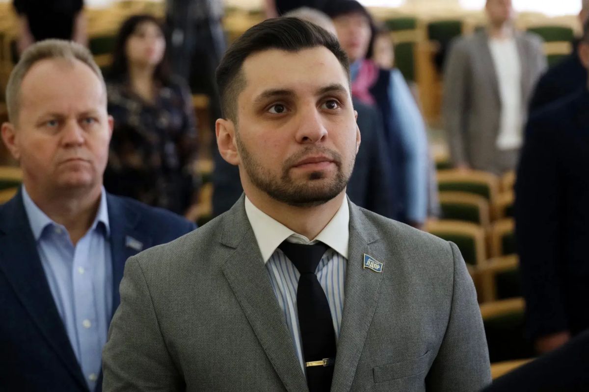 Работа с обращениями граждан продолжается