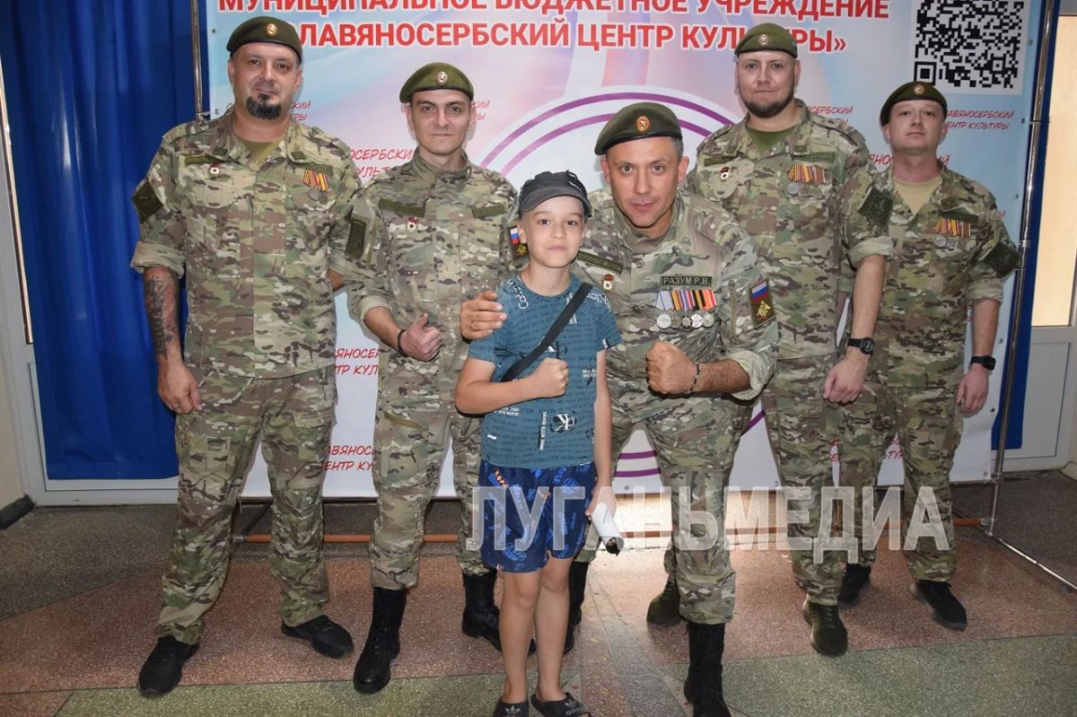 Ансамбль «Новороссия» выступил с концертом для жителей Славяносербска