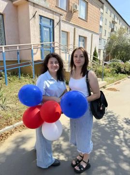 Отдел культуры, культуры, спорта и религии Администрации Марковского муниципального округа присоединился к акции ко Дню Государственного флага Российской Федерации!
