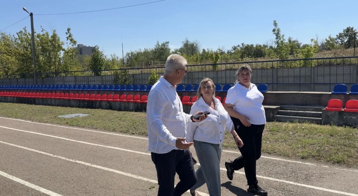 Заехал на стадион Молодогвардейской спортивной школы №2, чтобы увидеть результаты недавнего обновления