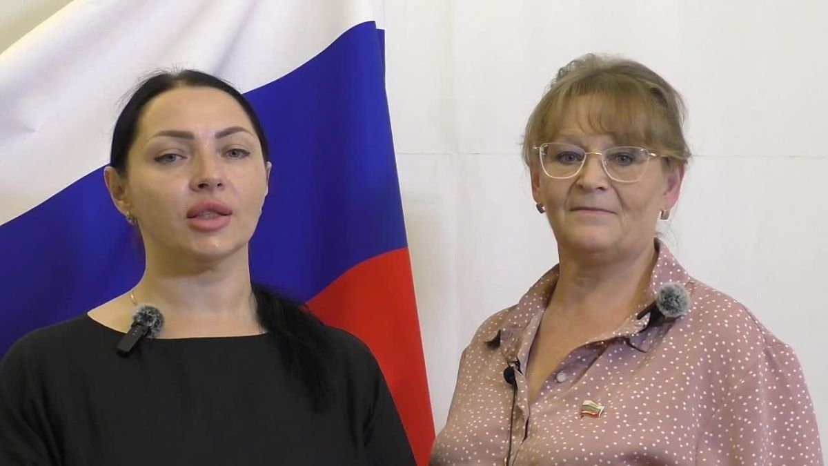 Поздравление Главы Новопсковского муниципального округа Юлии Кожухарь и Председателя Совета Новопсковского муниципального округа Виктории Широкорад: