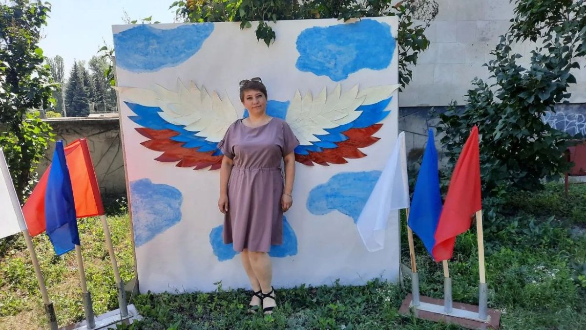 У нас открылась фотозона «Три цвета Родины моей!»