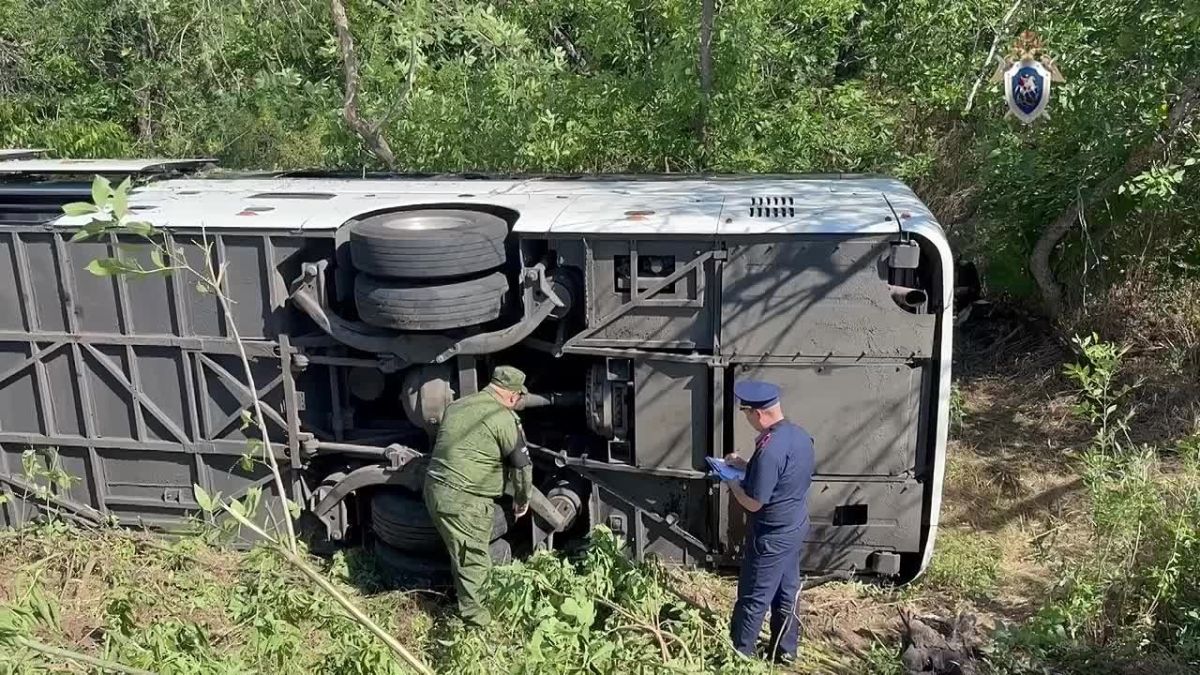 Пассажирский автобус съехал в кювет в Ровеньковском округе