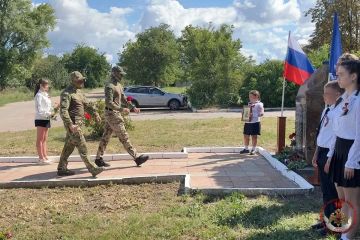 Росгвардейцы почтили память погибших мирных жителей в ЛНР
