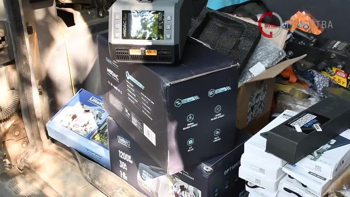 Волонтёры телеграм-канала «ЗОВ ЛНР» из Алчевска передали гумпомощь на фронт