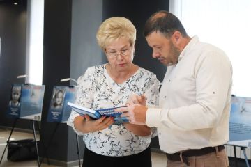 Новый учебник по истории Донбасса и Новороссии презентовали в Луганске