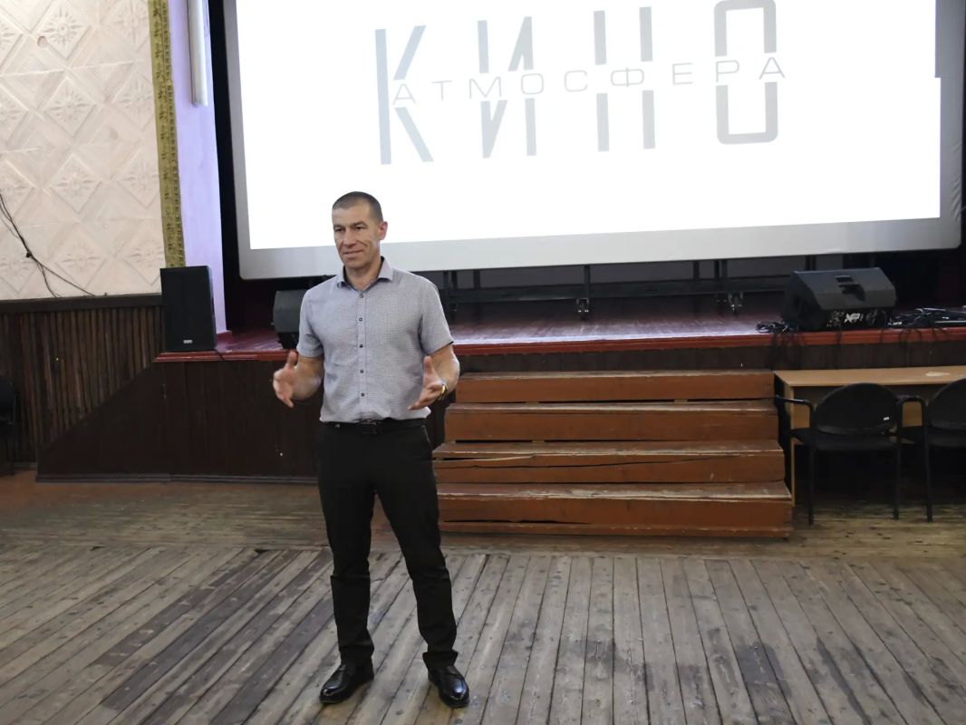 Вместе с жителями Калиново стали частью большого события: в местном Доме культуры прошел кинопоказ, объединивший всю республику