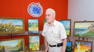 Выставка 86-летнего художника-самоучки Филичева открылась в Донецке ко Дню шахтера