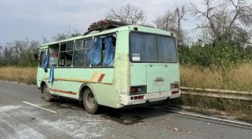 Водитель после атаки дрона ВСУ оставался возле автобуса, несмотря на ранение
