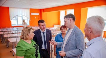 Самойлов оценил готовность к 1 сентября школы, в которой учились герои-молодогвардейцы
