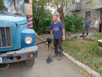 В Стаханове специалисты «Луганскводы» с начала года устранили более 1400 засоров системы водоотведения