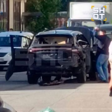Взрыв автомобиля в Санкт-Петербурге, погиб один человек