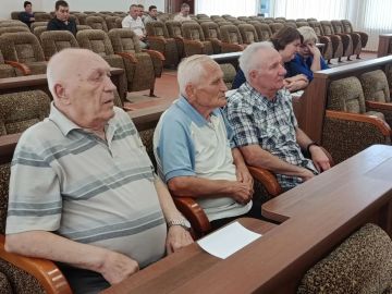 В преддверии Дня города в Луганске избрали нового Почетного гражданина муниципального образования