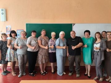 Активисты Славяносербского местного отделения Единой России совместно с представителями образования, депутатского корпуса Совета округа и родительской общественностью посетили Зимогорьевскую среднюю школу имени Героя...