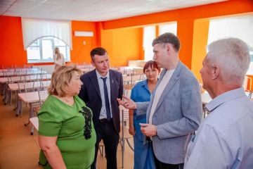 Алексей Самойлов посетил школу №1 Краснодона: нужен системный капремонт, а не точечные работы