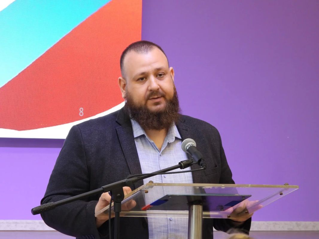 Иван Санаев: Важно слышать педагогов на местах!